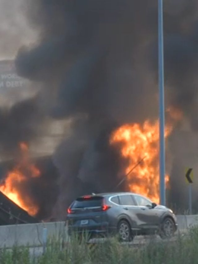 Read more about the article A segment of I-95 in Philadelphia has fallen after a big hauler truck fire